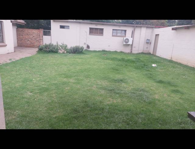 4 BEDROOM HOUSE TO LET IN VANDERBIJLPARK SW 5